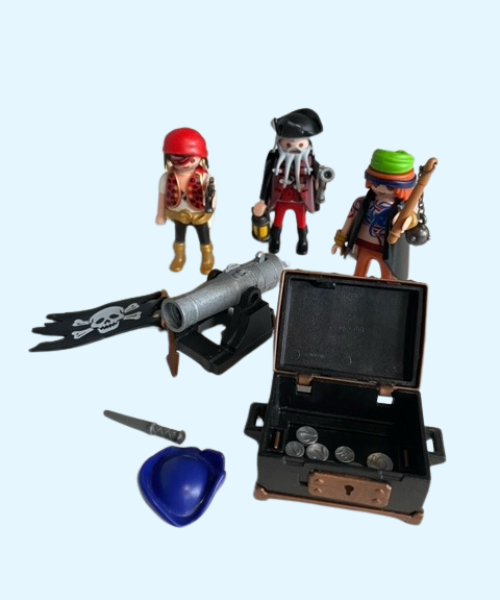 3 piraten met kanon en schat